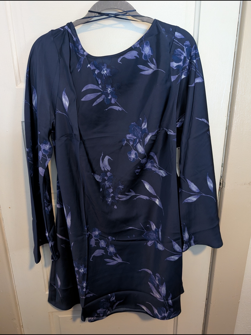 NWT Flowy Boho Chic Purple & Navy Floral Satin Long Sleeve Twist Back Midi Dress